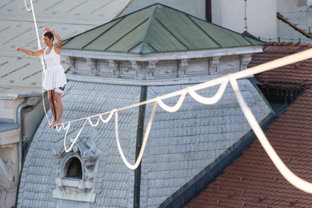 Tightrope walk above the square As part of the Cest is the best street festival, girl Antonia Gasparov walked on a tightrope above Ban Jelacic Square in Zagreb on May 28, 2026 in Croatia.  EmicaxElvedjix PIXSELL