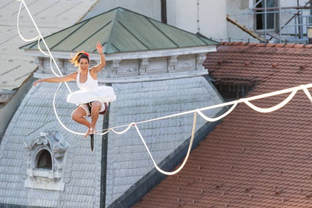 Tightrope walk above the square As part of the Cest is the best street festival, girl Antonia Gasparov walked on a tightrope above Ban Jelacic Square in Zagreb on May 28, 2026 in Croatia.  EmicaxElvedjix PIXSELL