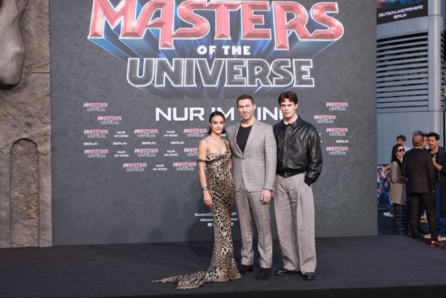 28.05.2026, Camila Mendes, Travis Knight, Nicholas Galitzine zur Deutschlandpremiere von Masters of the Universe, Uber Platz, Berlin, Berlin Berlin *** 28 05 2026, Camila Mendes, Travis Knight, Nicholas Galitzine for the German premiere of Masters of the Universe, Uber Platz, Berlin, Berlin Berlin