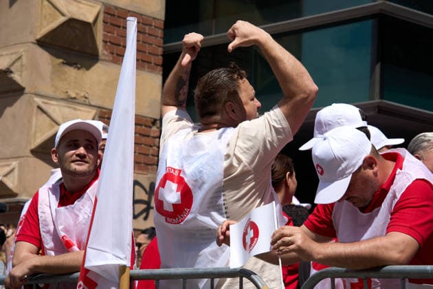 Romanian Healthcare Workers Rage - Pay Law Project Raises High State Officials Salaries as Theirs Drop, Bucharest, Romania Bucharest, Romania. 28th May, 2026: Around 100 healthcare workers, members of the SANITAS union, protest in front of the Ministry of Labour against the draft public sector pay law, which would freeze or even reduce their incomes while increasing salaries for senior state officials. Bucharest Romania Copyright: xLucianxAlecux