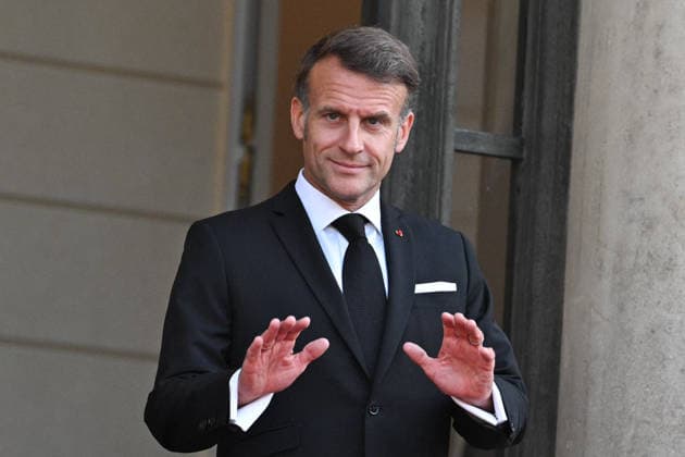 Emmanuel and Brigitte Macron welcome Prabowo Subianto for a state dinner at the Elysee FA French President Emmanuel Macron arrives to welcome President of the Republic of Indonesia Prabowo Subianto for a state dinner as part of Indonesia s President s visit at The Elysee Presidential Palace in Paris on May 28, 2026. Photo by Firas Abdullah ABACAPRESS.COM Paris Ile-de-France France  Copyright: xAbdullahxFiras ABACAx