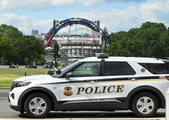 Preparations continue at the White House for UFC marking the 250th anniversary? of US ????? WASHINGTON, D.C. - MAY 28: Preparations are underway for a landmark UFC showcase marking the United States’ 250th founding anniversary, with a large-scale cage and stage infrastructure being installed on the White House South Lawn as part of the celebrations organized by the UFC in Washington, D.C, United States on May 28, 2026. Fatih Aktas Anadolu Washington United States. Editorial use only. Please get in touch for any other usage.  Copyright: x2026xAnadoluxFatihxAktasx