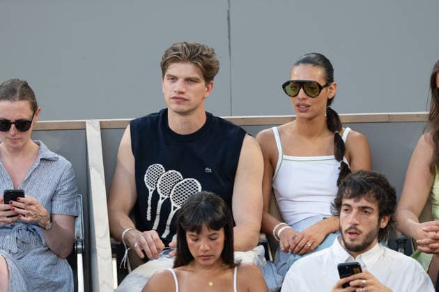 Celebs in the tribunes at Roland Garros 2026 - Paris Toby Huntington-Whiteley and Noa Huntington-Whiteley attend the 5rd day of the Roland-Garros 2026 at Roland Garros on May 28, 2026 in Paris, France. Photo by Laurent Zabulon ABACAPRESS.COM  Copyright: xZabulonxLaurent ABACAx