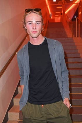 Moritz Rüdiger beim FOTOTERMIN DER GEWINNER VON GERMANYS NEXT TOPMODEL 2026 im Zoo Palast in Berlin am 28.05.2026 *** Moritz Rüdiger at the PHOTO OF THE WINNERS OF GERMANYS NEXT TOPMODEL 2026 at the Zoo Palast in Berlin on 28 05 2026