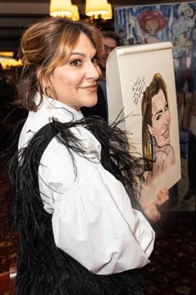 May 28, 2026, Bronx, New York, USA: Shoshana Bean poses as she is honored with a portrait at Sardi s in New York, NY on May 28, 2026. Bronx USA - ZUMAr339 20260528_znp_r339_027 Copyright: xLevxRadinx