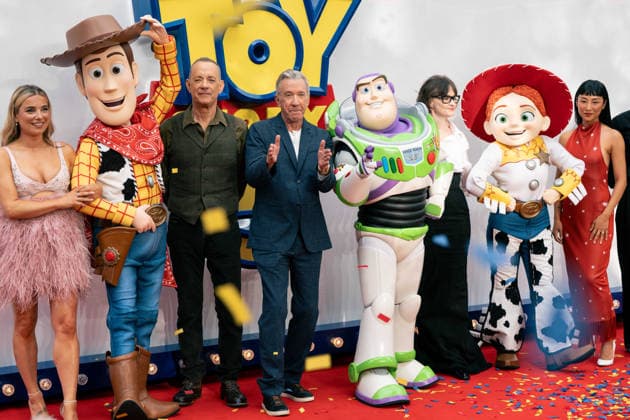 Toy Story 5 UK Launch Event - Arrivals Sian Welby, Lindsey Collins, Andrew Stanton, Tom Hanks, Tim Allen, Joan Cusack Greta Lee and Jordan North attend the Toy Story 5 UK launch event at Odeon Luxe Leicester Square on May 28, 2026 in London, England., Credit:Lounis Tiar Avalon United Kingdom, London  Copyright: xLounisxTiarx xAvalonx 1106359171
