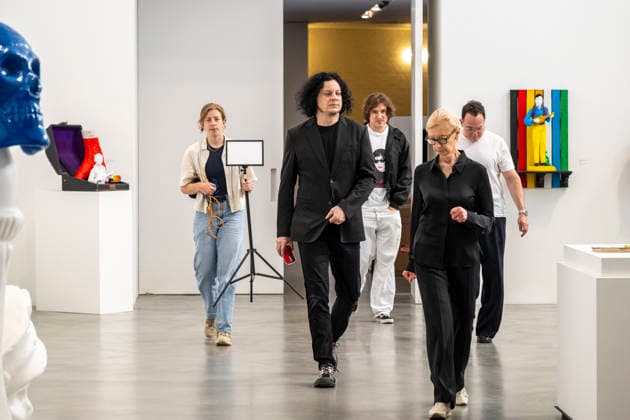 May 28, 2026, London, London, UK: LONDON, UK. Jack White (2L) arrives at the preview of Ã¢â‚¬ËœJack White: These Thoughts May DisappearÃ¢â‚¬â ¢, the first public exhibition of works by American artist and musician Jack White. The exhibition runs 29 May to 13 September 2026 at Damien HirstÃ¢â‚¬â ¢s Newport Street Gallery near Vauxhall. London UK  - ZUMAl94_ 20260528_zaf_l94_014 Copyright: xStephenxChungx