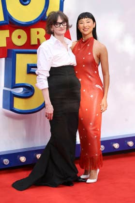 Joan Cusack und Greta Lee beim UK Launch Event des Animationsfilms Toy Story 5 im Odeon Luxe Leicester Square. London, 28.05.2026 *** Joan Cusack and Greta Lee at the UK launch event of the animated film Toy Story 5 at Odeon Luxe Leicester Square London, 28 05 2026 Foto:xD.xJonesx xFuturexImagex toy_story_6518