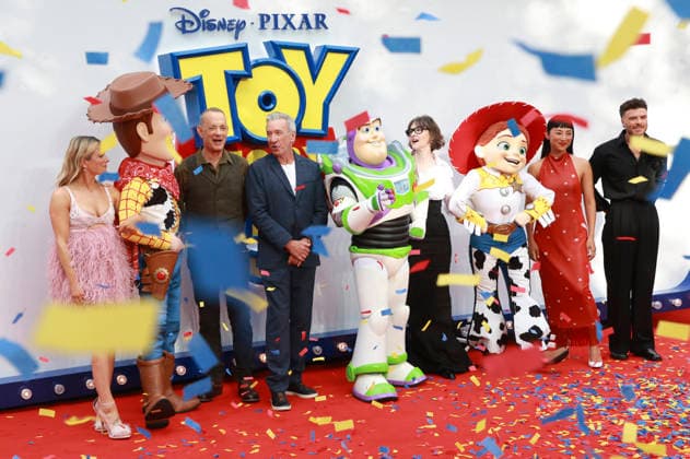 Sian Welby, Woody, Tom Hanks, Tim Allen, Buzz Lightyear, Joan Cusack, Jessie, Greta Lee und Jordan North beim UK Launch Event des Animationsfilms Toy Story 5 im Odeon Luxe Leicester Square. London, 28.05.2026 *** Sian Welby, Woody, Tom Hanks, Tim Allen, Buzz Lightyear, Joan Cusack, Jessie, Greta Lee and Jordan North at the UK launch event for the animated film Toy Story 5 at Odeon Luxe Leicester Square London, 28 05 2026 Foto:xD.xJonesx xFuturexImagex toy_story_6554