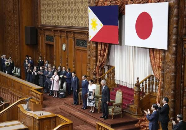 Philippine president in Japan s parliament Philippine President Ferdinand Marcos Jr. (C, L) and his wife Louise Araneta-Marcos (C, R) are greeted with applause by Japanese lawmakers in the House of Councillors in Tokyo prior to his speech on May 28, 2026.  A14AA0005617086P