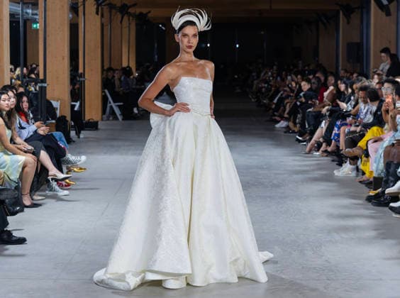 (260529) -- TORONTO, May 29, 2026 -- A model presents a creation at the Fashion Art Toronto s Fashion Week Spring Summer 2026 in Toronto, Canada, on May 28, 2026. (Photo by Xinhua) CANADA-TORONTO-FASHION WEEK ZouxZheng 