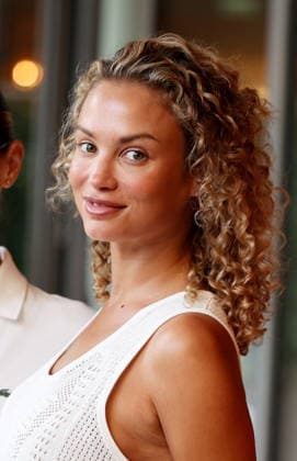Rose Bertram in the stands during the French Open Tennis Championships at Roland Garros 2026 Paris, on May 28th, 2026 Jacovides Moreau Bestimage Celebrities in the stands during the French Open Tennis Championships at Roland Garros 2026 Paris, on May 28th, 2026 Paris France  Copyright: xJACOVIDES-MOREAUx xBESTIMAGExJACOVIDES-MOREAUx xBESTIMAGEx