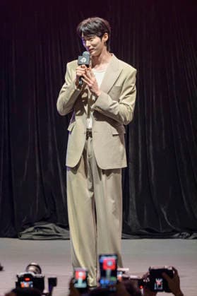 Byeon Woo-seok bei der Opening Ceremony der Hong Kong Comic Con 2026 im Hong Kong Convention and Exhibition Centre. Hong Kong, 29.05.2026 *** Byeon Woo seok at the Opening Ceremony of the Hong Kong Comic Con 2026 at the Hong Kong Convention and Exhibition Center Hong Kong, 29 05 2026 Foto:xJ.xRussellx xFuturexImagex opening_6518
