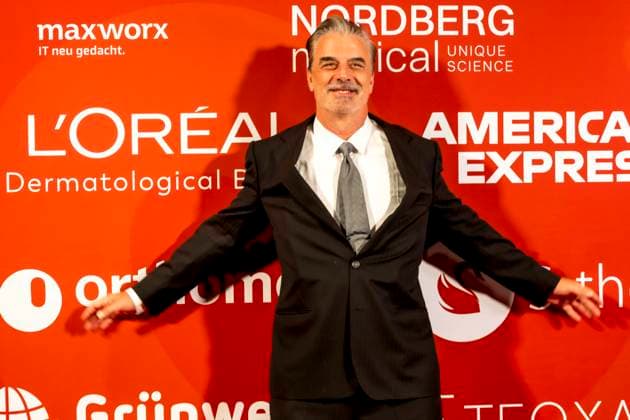 ABB UMBRELLA- Christopher David Chris Noth (US-amerikanischer Schauspieler) zu Gast auf dem roten Teppich bei der Umbrella Foundation Charity Night im Hotel Hyatt Regency in Duesseldorf am 28.05.2026 NRW Deutschland *** ABB UMBRELLA Christopher David Chris Noth US actor guest on the red carpet at the Umbrella Foundation Charity Night at the Hyatt Regency Hotel in Duesseldorf on 28 05 2026 NRW Germany