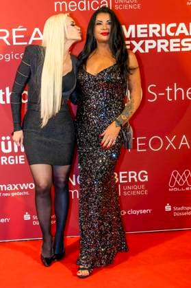 ABB UMBRELLA- Daniela Denise Katzenberger (Reality-Show-Darstellerin) mit Iris Klein (Mutter) zu Gast auf dem roten Teppich bei der Umbrella Foundation Charity Night im Hotel Hyatt Regency in Duesseldorf am 28.05.2026 NRW Deutschland *** ABB UMBRELLA Daniela Denise Katzenberger reality show actress with Iris Klein mother on the red carpet at the Umbrella Foundation Charity Night at the Hyatt Regency Hotel in Duesseldorf on 28 05 2026 NRW Germany