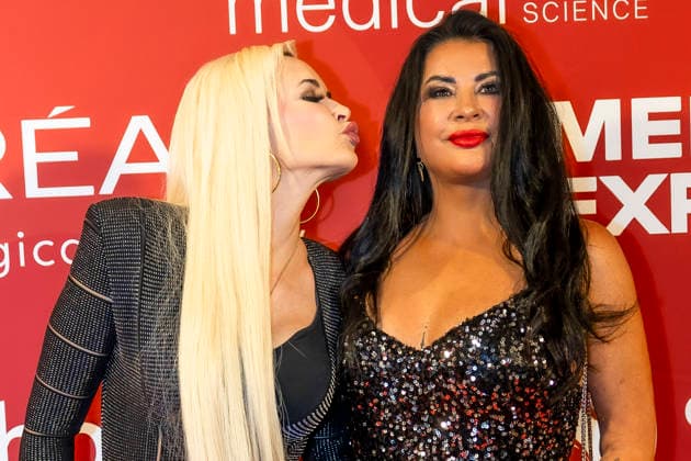 ABB UMBRELLA- Daniela Denise Katzenberger (Reality-Show-Darstellerin) mit Iris Klein (Mutter) zu Gast auf dem roten Teppich bei der Umbrella Foundation Charity Night im Hotel Hyatt Regency in Duesseldorf am 28.05.2026 NRW Deutschland *** ABB UMBRELLA Daniela Denise Katzenberger reality show actress with Iris Klein mother on the red carpet at the Umbrella Foundation Charity Night at the Hyatt Regency Hotel in Duesseldorf on 28 05 2026 NRW Germany