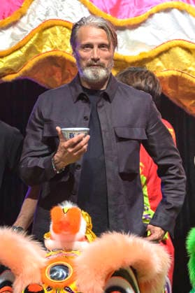 Mads Mikkelsen bei der Opening Ceremony der Hong Kong Comic Con 2026 im Hong Kong Convention and Exhibition Centre. Hong Kong, 29.05.2026 *** Mads Mikkelsen at the Opening Ceremony of the Hong Kong Comic Con 2026 at the Hong Kong Convention and Exhibition Centre Hong Kong, 29 05 2026 Foto:xJ.xRussellx xFuturexImagex opening_6544