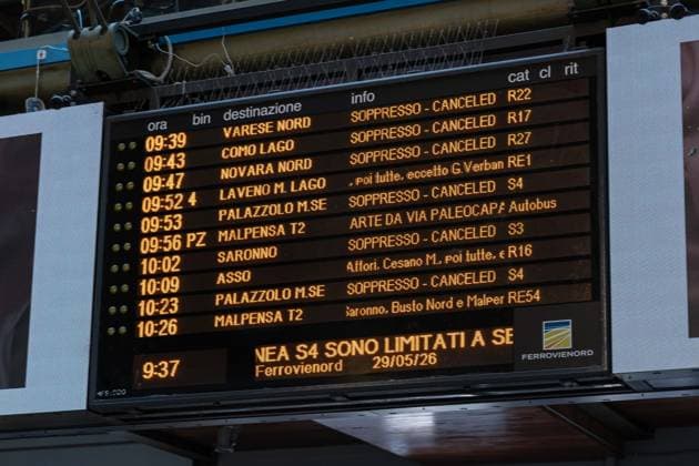 IPA85153766 - Milan, 29 05 26, National local transport strike, train disruptions at Cadorna station. Red Metro regular.  Copyright: xGiuliaxSciaccax xGiuliaxSciaccax 85153766