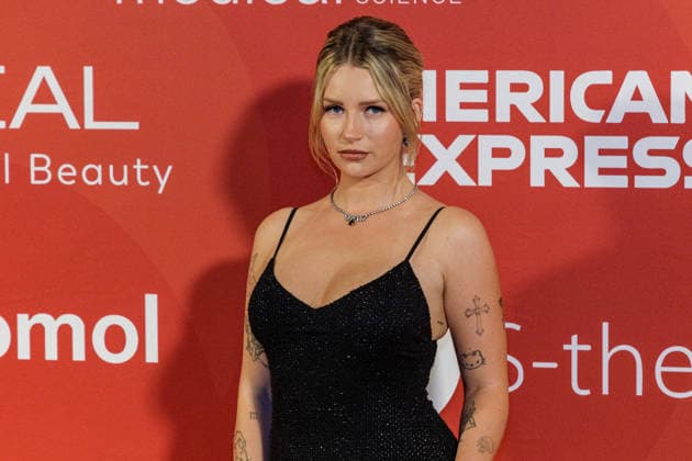 28.05.2026. Düsseldorf. Lottie Moss (jüngere Halbschwester von Supermodel Kate Moss) auf der zweiten Charity Gala zugunsten der Umbrella Stiftung im Hyatt Regency Hotel im Düsseldorfer Medienhafen. Die Umbrella Stiftung setzt sich seit rund 20 Jahren für die medizinische Hilfe von Verletzten und entstellten Personen ein. Gründer Dr. Afschin Fatemi reist dafür regelmäßig ehrenamtlich in Krisengebiete und Flüchtlingslager, um Kinder und Erwachsene mit schweren Verbrennungen, Kriegsverletzungen oder Tumoren kostenlos zu operieren. Düsseldorf Hotel Hyatt Regency, Medienhafen Nordrhein-Westfalen Deutschland *** 28 05 2026 Düsseldorf Lottie Moss younger half-sister of supermodel Kate Moss at the second charity gala for the Umbrella Fou