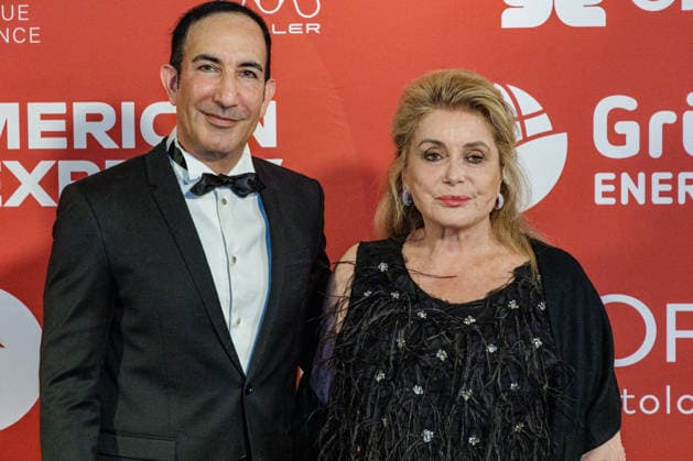28.05.2026. Düsseldorf. (l-r) Dr. Afschin Fatemi und Catherine Deneuve auf der zweiten Charity Gala zugunsten der Umbrella Stiftung im Hyatt Regency Hotel im Düsseldorfer Medienhafen. Die Umbrella Stiftung setzt sich seit rund 20 Jahren für die medizinische Hilfe von Verletzten und entstellten Personen ein. Gründer Dr. Afschin Fatemi reist dafür regelmäßig ehrenamtlich in Krisengebiete und Flüchtlingslager, um Kinder und Erwachsene mit schweren Verbrennungen, Kriegsverletzungen oder Tumoren kostenlos zu operieren. Düsseldorf Hotel Hyatt Regency, Medienhafen Nordrhein-Westfalen Deutschland *** 28 05 2026 Düsseldorf l r Dr Afschin Fatemi and Catherine Deneuve at the second charity gala in aid of the Umbrella Foundation at the Hyatt
