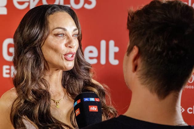 28.05.2026. Düsseldorf. Lilly Becker auf der zweiten Charity Gala zugunsten der Umbrella Stiftung im Hyatt Regency Hotel im Düsseldorfer Medienhafen. Die Umbrella Stiftung setzt sich seit rund 20 Jahren für die medizinische Hilfe von Verletzten und entstellten Personen ein. Gründer Dr. Afschin Fatemi reist dafür regelmäßig ehrenamtlich in Krisengebiete und Flüchtlingslager, um Kinder und Erwachsene mit schweren Verbrennungen, Kriegsverletzungen oder Tumoren kostenlos zu operieren. Düsseldorf Hotel Hyatt Regency, Medienhafen Nordrhein-Westfalen Deutschland *** 28 05 2026 Düsseldorf Lilly Becker at the second charity gala for the Umbrella Foundation at the Hyatt Regency Hotel in Düsseldorfs Medienhafen The Umbrella Foundation has be