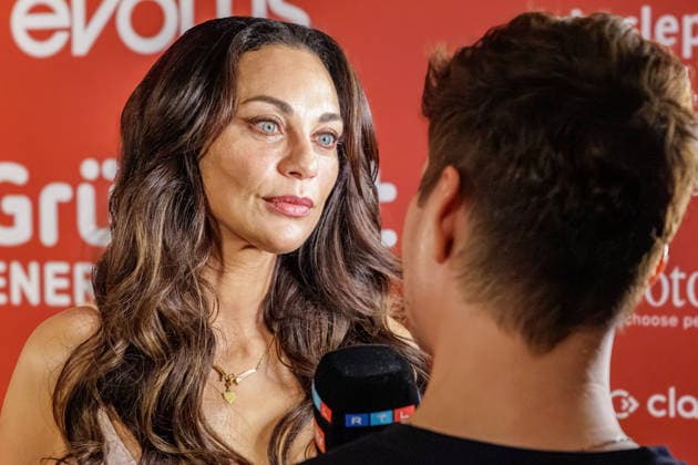28.05.2026. Düsseldorf. Lilly Becker auf der zweiten Charity Gala zugunsten der Umbrella Stiftung im Hyatt Regency Hotel im Düsseldorfer Medienhafen. Die Umbrella Stiftung setzt sich seit rund 20 Jahren für die medizinische Hilfe von Verletzten und entstellten Personen ein. Gründer Dr. Afschin Fatemi reist dafür regelmäßig ehrenamtlich in Krisengebiete und Flüchtlingslager, um Kinder und Erwachsene mit schweren Verbrennungen, Kriegsverletzungen oder Tumoren kostenlos zu operieren. Düsseldorf Hotel Hyatt Regency, Medienhafen Nordrhein-Westfalen Deutschland *** 28 05 2026 Düsseldorf Lilly Becker at the second charity gala for the Umbrella Foundation at the Hyatt Regency Hotel in Düsseldorfs Medienhafen The Umbrella Foundation has be