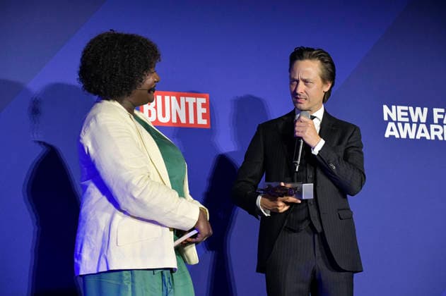 Thelma Buabeng und Tom Schilling bei der Verleihung der Bunte New Faces Awards Film 2026 im Delphi Filmpalast. Berlin, 28.05.2026 *** Thelma Buabeng and Tom Schilling at the presentation of the Bunte New Faces Awards Film 2026 at the Delphi Filmpalast Berlin, 28 05 2026 Foto:xM.xBehrensx xFuturexImagex new_faces_6671
