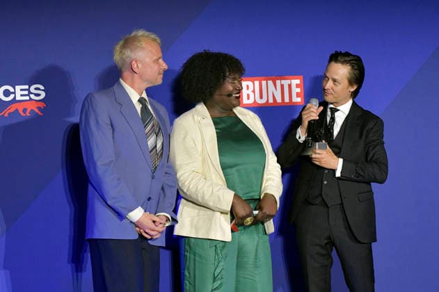 Robert Stadlober, Thelma Buabeng und Tom Schilling bei der Verleihung der Bunte New Faces Awards Film 2026 im Delphi Filmpalast. Berlin, 28.05.2026 *** Robert Stadlober, Thelma Buabeng and Tom Schilling at the presentation of the Bunte New Faces Awards Film 2026 at the Delphi Filmpalast Berlin, 28 05 2026 Foto:xM.xBehrensx xFuturexImagex new_faces_6673