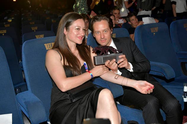 Tom Schilling mit Ehefrau Annie Schilling bei der Verleihung der Bunte New Faces Awards Film 2026 im Delphi Filmpalast. Berlin, 28.05.2026 *** Tom Schilling with wife Annie Schilling at the presentation of the Bunte New Faces Awards Film 2026 at the Delphi Filmpalast Berlin, 28 05 2026 Foto:xM.xBehrensx xFuturexImagex new_faces_6691