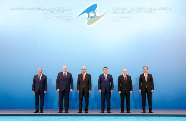 Kazakhstan Supreme Eurasian Economic Council 9175964 29.05.2026 Armenian Deputy Prime Minister Mher Grigoryan, Belarusian President Alexander Lukashenko, Kazakh President Kassym-Jomart Tokayev, Kyrgyz President Sadyr Japarov, Russian President Vladimir Putin and Chairman of the Board of the Eurasian Economic Commission Bakytzhan Sagintaev pose for a family photo before a narrow format meeting of the Supreme Eurasian Economic Council (SEEC) at the Palace of Independence in Astana, Kazakhstan. Alexander Kazakov Sputnik Astana Kazakhstan  Copyright: xAlexanderxKazakovx