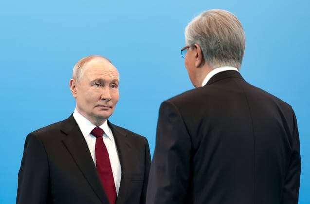 Kazakhstan Supreme Eurasian Economic Council 9175980 29.05.2026 Russian President Vladimir Putin and Kazakh President Kassym-Jomart Tokayev attend a family photo opportunity before a narrow format meeting of the Supreme Eurasian Economic Council (SEEC) at the Palace of Independence in Astana, Kazakhstan. Alexander Kazakov Sputnik Astana Kazakhstan  Copyright: xAlexanderxKazakovx