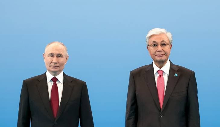 Kazakhstan Supreme Eurasian Economic Council 9175982 29.05.2026 Russian President Vladimir Putin and Kazakh President Kassym-Jomart Tokayev pose for photos before a narrow format meeting of the Supreme Eurasian Economic Council (SEEC) at the Palace of Independence in Astana, Kazakhstan. Alexander Kazakov Sputnik Astana Kazakhstan  Copyright: xAlexanderxKazakovx
