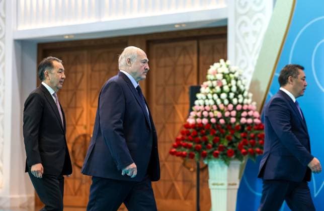Kazakhstan Supreme Eurasian Economic Council 9175984 29.05.2026 Chairman of the Board of the Eurasian Economic Commission Bakytzhan Sagintaev, Belarusian President Alexander Lukashenko and Kyrgyz President Sadyr Japarov arrive to attend a family photo opportunity before a narrow format meeting of the Supreme Eurasian Economic Council (SEEC) at the Palace of Independence in Astana, Kazakhstan. Alexander Kazakov Sputnik Astana Kazakhstan  Copyright: xAlexanderxKazakovx