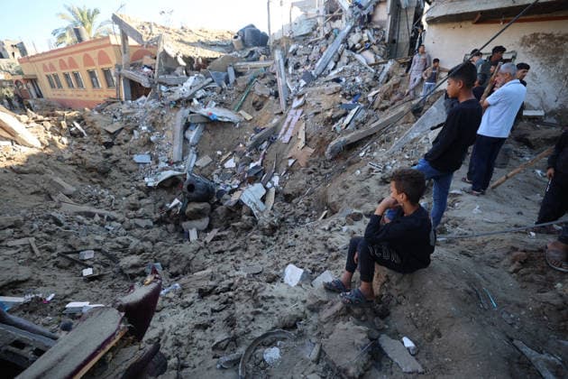 Residents Inspect Rubble After An Israeli Airstrike In Deir Al-Balah People inspect the rubble of a building destroyed in an Israeli airstrike in Deir al-Balah, in the central Gaza Strip, on May 29, 2026. Gaza Palestine  Copyright: xMajdixFathix originalFilename: fathi-notitle260529_npras.jpg