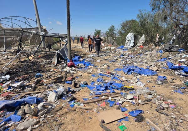 Palestinians Inspect Site of Israeli Strike in Khan Younis Palestinians inspect the site of an Israeli strike in Khan Younis, southern Gaza Strip, Friday, May 29, 2026. Photo by Tariq Mohammad APA Images Khan Yunis Gaza Strip Palestinian Territory 290526_Khan_Yunis_APA_00(37) Copyright: xapaimagesxTariqxMohammad xapaimagesx