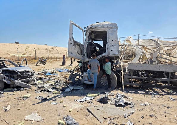 Palestinians Inspect Site of Israeli Strike in Khan Younis Palestinians inspect the site of an Israeli strike in Khan Younis, southern Gaza Strip, Friday, May 29, 2026. Photo by Tariq Mohammad APA Images Khan Yunis Gaza Strip Palestinian Territory 290526_Khan_Yunis_APA_00(28) Copyright: xapaimagesxTariqxMohammad xapaimagesx