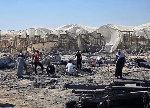 Palestinians Inspect Site of Israeli Strike in Khan Younis Palestinians inspect the site of an Israeli strike in Khan Younis, southern Gaza Strip, Friday, May 29, 2026. Photo by Tariq Mohammad APA Images Khan Yunis Gaza Strip Palestinian Territory 290526_Khan_Yunis_APA_00(10) Copyright: xapaimagesxTariqxMohammad xapaimagesx