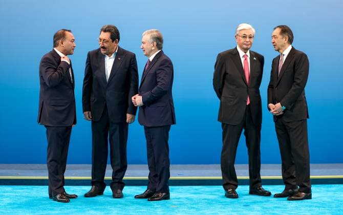 Kazakhstan Supreme Eurasian Economic Council 9176063 29.05.2026 From right, Chairman of the Board of the Eurasian Economic Commission Bakytzhan Sagintaev, Kazakh President Kassym-Jomart Tokayev, Uzbek President Shavkat Mirziyoyev and Iranian Minister of Industry, Mines, and Trade Seyed Mohammad Atabak attend a ceremony to welcome Eurasian Economic Union delegation heads before an expanded format meeting of the Supreme Eurasian Economic Council (SEEC) at the Palace of Independence in Astana, Kazakhstan. Alexander Kazakov Sputnik Astana Kazakhstan  Copyright: xAlexanderxKazakovx
