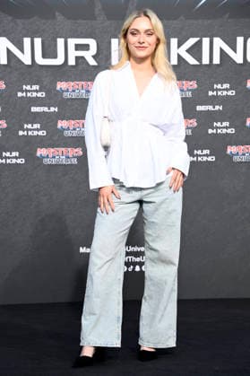 Alina Khani bei der Premiere des Kinofilms Masters of the Universe im UCI Luxe East Side Gallery. Berlin, 28.05.2026 *** Alina Khani at the premiere of the movie Masters of the Universe at UCI Luxe East Side Gallery Berlin, 28 05 2026 Foto:xN.xKubelkax xFuturexImagex masters_berlin_6622