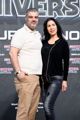 Imad Mardnli und Samia Mardnli bei der Premiere des Kinofilms Masters of the Universe im UCI Luxe East Side Gallery. Berlin, 28.05.2026 *** Imad Mardnli and Samia Mardnli at the premiere of the movie Masters of the Universe at UCI Luxe East Side Gallery Berlin, 28 05 2026 Foto:xN.xKubelkax xFuturexImagex masters_berlin_6641