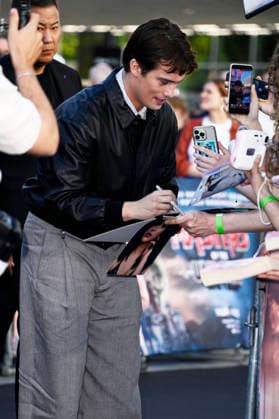 Nicholas Galitzine bei der Premiere des Kinofilms Masters of the Universe im UCI Luxe East Side Gallery. Berlin, 28.05.2026 *** Nicholas Galitzine at the premiere of the movie Masters of the Universe at UCI Luxe East Side Gallery Berlin, 28 05 2026 Foto:xN.xKubelkax xFuturexImagex masters_berlin_6650