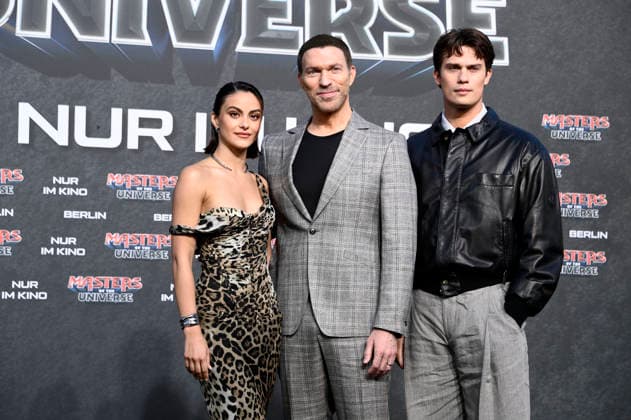 Camila Mendes, Travis Knight und Nicholas Galitzine bei der Premiere des Kinofilms Masters of the Universe im UCI Luxe East Side Gallery. Berlin, 28.05.2026 *** Camila Mendes, Travis Knight and Nicholas Galitzine at the premiere of the movie Masters of the Universe at UCI Luxe East Side Gallery Berlin, 28 05 2026 Foto:xN.xKubelkax xFuturexImagex masters_berlin_6695