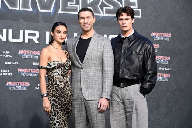 Camila Mendes, Travis Knight und Nicholas Galitzine bei der Premiere des Kinofilms Masters of the Universe im UCI Luxe East Side Gallery. Berlin, 28.05.2026 *** Camila Mendes, Travis Knight and Nicholas Galitzine at the premiere of the movie Masters of the Universe at UCI Luxe East Side Gallery Berlin, 28 05 2026 Foto:xN.xKubelkax xFuturexImagex masters_berlin_6697