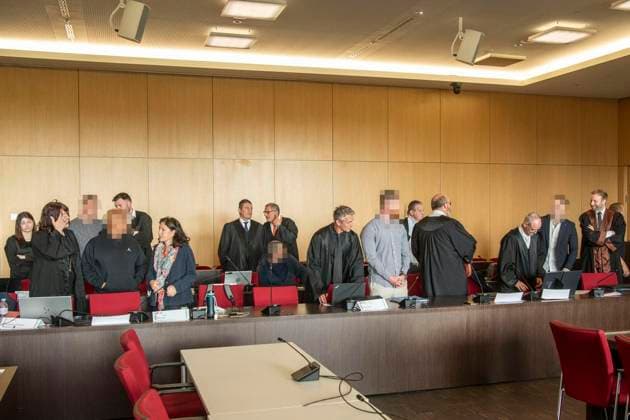FÜHLEN: Rich Kids vor Gericht Marvin, Max, Andreas und zwei Freunde kommen aus gutem Hause und sollen als Bande mit großen Mengen Drogen gehandelt haben ( Rich Kids ). Beute: 11 Mio. 29.05.2026 Düsseldorf ** NUR FÜR REDAKTIONELLE ZWECKE ** EDITORIAL USE ONLY **<p>FÜHLEN: Rich Kids vor Gericht Marvin, Max, Andreas und zwei Freunde kommen aus gutem Hause und sollen als Bande mit großen Mengen Drogen gehandelt haben ( Rich Kids ). Beute: 11 Mio. 29.05.2026 Düsseldorf Deutschland NRW Düsseldorf Copyright: DanielxAttia *** FEELING Rich Kids in court Marvin, Max, Andreas and two friends come from a good home and are alleged to have traded large quantities of drugs as a gang Rich Kids Beute 11 Mio 29 05 2026 Düsseldorf FOR EDITORIAL PURPOS Copyright: DanielxAttia doc8620p8f30ft35aygdot ,EDITORIAL USE ONLY