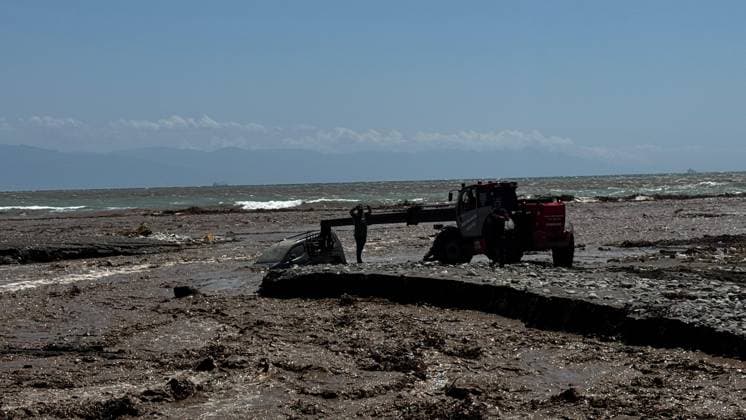 Heavy rain disrupt daily life in Turkiye s Hatay HATAY, TURKIYE - MAY 29: Several vehicles are swept away, while houses, barns and agricultural areas are damaged after heavy rainfall due to flooding at the Dortyol and Hassa districts of Hatay, Turkiye, on May 29, 2026. Halis Kalkan Anadolu Hatay Turkey. Editorial use only. Please get in touch for any other usage.  Copyright: x2026xAnadoluxHalisxKalkanx