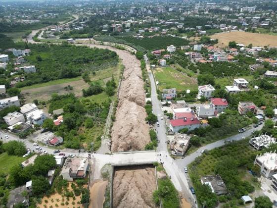 Heavy rain disrupt daily life in Turkiye s Hatay HATAY, TURKIYE - MAY 29: An aerial view of floodwaters after heavy rainfall caused streams and creeks to overflow at the Dortyol and Hassa districts of Hatay, Turkiye, on May 29, 2026. Several vehicles were swept away, while houses, barns and agricultural areas were damaged due to the flooding. Halis Kalkan Anadolu Hatay Turkey. Editorial use only. Please get in touch for any other usage.  Copyright: x2026xAnadoluxHalisxKalkanx