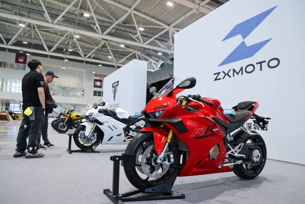 (260529) -- SHENZHEN, May 29, 2026 -- ZXMOTO motorcycles are on display during the Guangdong-Hong Kong-Macao Greater Bay Area (GBA) Auto Show 2026 in Shenzhen, south China s Guangdong Province, on May 29, 2026. The Guangdong-Hong Kong-Macao Greater Bay Area (GBA) Auto Show 2026 kicked off at Shenzhen World Exhibition & Convention Center on Friday. Themed with Focus on Technology, Future and Market, the show features over 100 brands and over 1,300 models, and runs till June 7. ) CHINA-GUANGDONG-SHENZHEN-GBA AUTO SHOW 2026 (CN) LiangxXu 