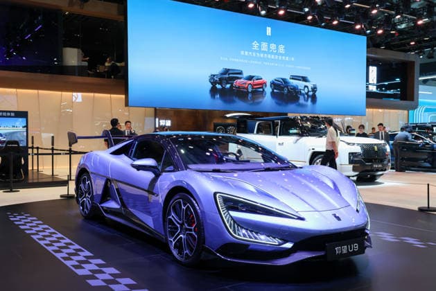 (260529) -- SHENZHEN, May 29, 2026 -- This photo taken on May 29, 2026 shows a Yangwang U9 on display during the Guangdong-Hong Kong-Macao Greater Bay Area (GBA) Auto Show 2026 in Shenzhen, south China s Guangdong Province. The Guangdong-Hong Kong-Macao Greater Bay Area (GBA) Auto Show 2026 kicked off at Shenzhen World Exhibition & Convention Center on Friday. Themed with Focus on Technology, Future and Market, the show features over 100 brands and over 1,300 models, and runs till June 7. ) CHINA-GUANGDONG-SHENZHEN-GBA AUTO SHOW 2026 (CN) LiangxXu 