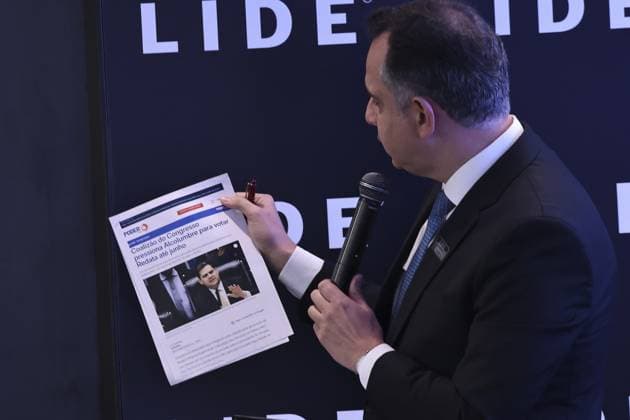 RECORD DATE NOT STATED seminar discusses innovation, technology and artificial intelligence in Sao Paulo. Sao Paulo (SP), 05 29 2026 - Events Technology Innovation SP - Rodrigo Pacheco, Senator of the Republic (PSD-MG), shows material about the draft bill that is stalled for voting. He participates in Panel 1 Data Centers and Economic Digitization during the LIDE - Innovation and Technology seminar held this Friday at Casa LIDE, in Sao Paulo, this Friday, May 29, 2026.(Foto: Leco Viana Thenews2 imago images) seminar discusses innovation, technology and artificial intelligence in Sao Paulo.  Copyright: xLecoxVianax