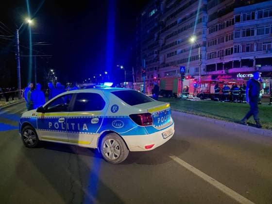 Emergency teams respond after drone debris hits building in Romania GALATI, ROMANIA - MAY 29: (----EDITORIAL USE ONLY MANDATORY CREDIT - MINISTRY OF INTERNAL AFFAIRS ROMANIA HANDOUT - NO MARKETING NO ADVERTISING CAMPAIGNS - DISTRIBUTED AS A SERVICE TO CLIENTS----) Emergency response teams and firefighters arrive at the scene after debris from drone struck a building in the southeastern city of Galati, Romania, causing damage in the area, on May 29, 2026. A drone crashed into a residential building in the southeastern Romanian city of Galati near the border with Ukraine, injuring two people and triggering a fire, authorities said Friday. The Romanian General Inspectorate for Emergency Situations stated in a Facebook post that the drone s  Copyright: x2026xAnadoluxMinistryxofxInternalxAffairsxRomaniax xHandoutx